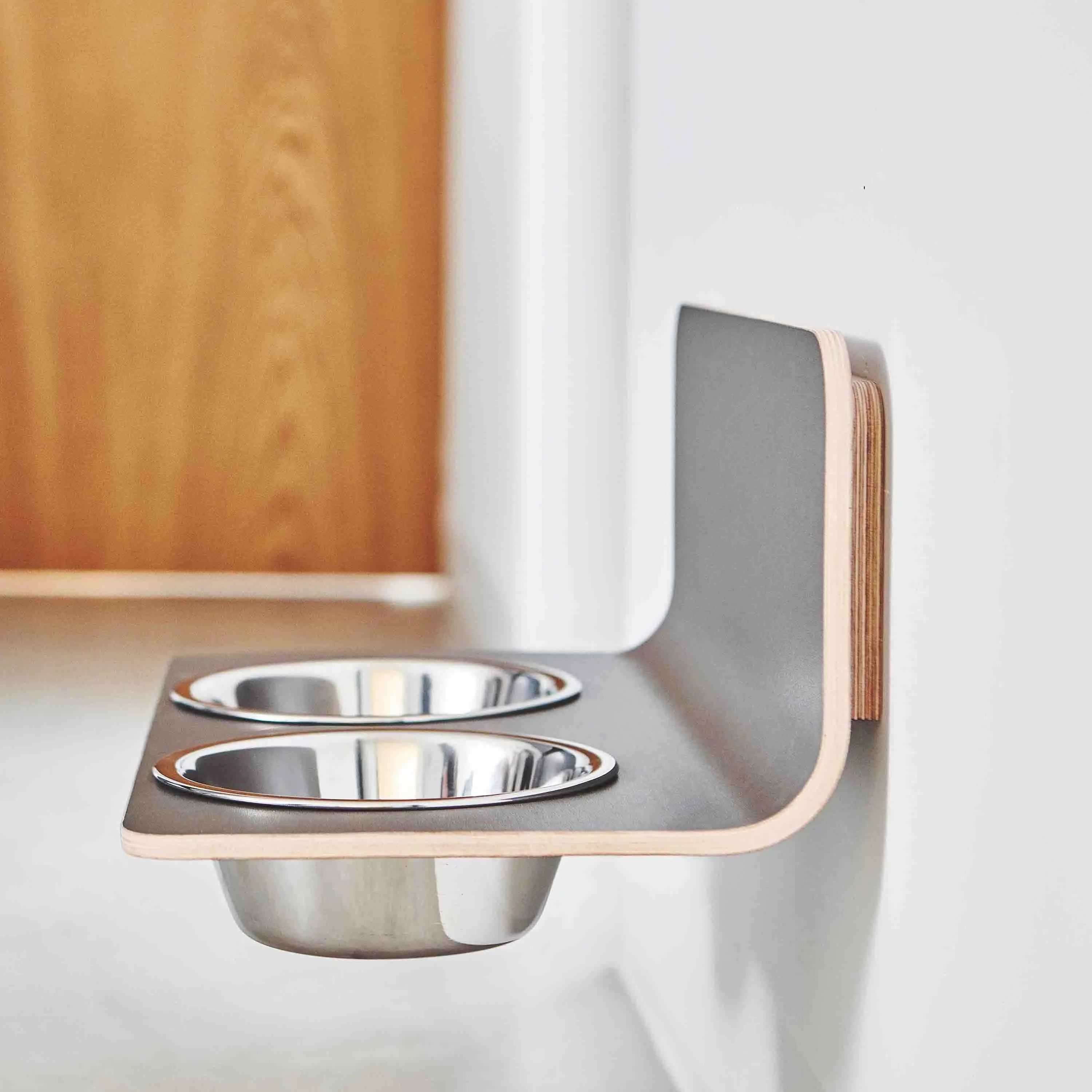Arco Dog Feeder